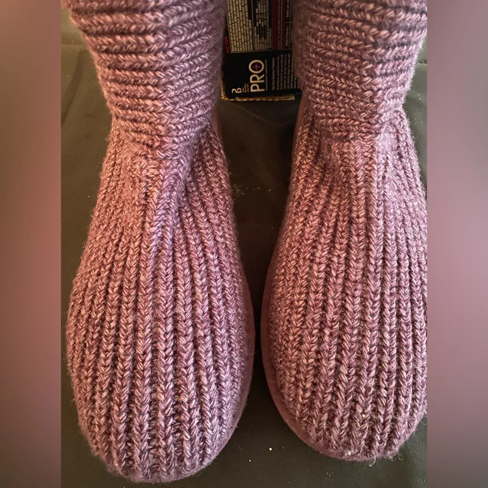 (EUC) UGG AUSTRALIA CARDY SWEATER KNIT TALL BOOT 10 PURPLE (EXCELLENT CONDITION) - Picture 2 of 9